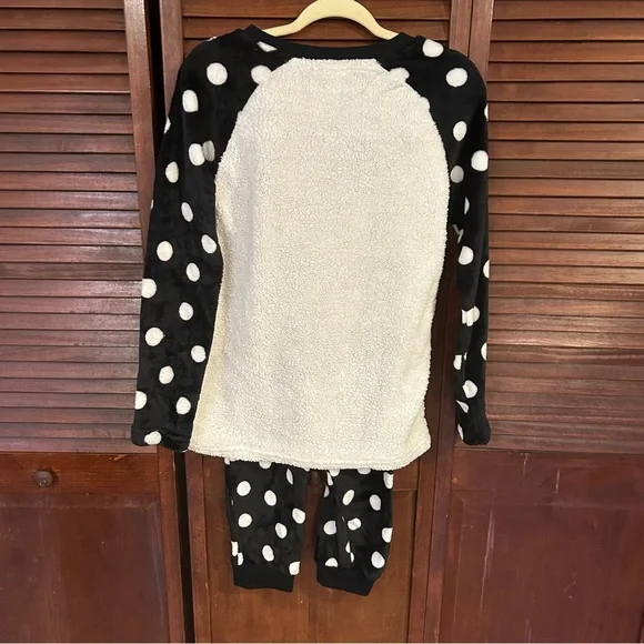 Queen of Cool Penguin Polka Dot Plush Pajamas - Picture 9 of 11